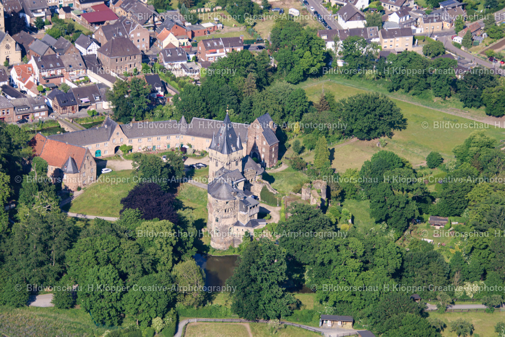 Schloss Hülchrath Grevenbroich Creative Airphotography-3160 | Luftbilder und Luftbildfotografie , Digital und Printbilder auf Leinwand , Alu Dibond , Acrylglas , Poster oder Download-Datei für private und gewerbliche Verwendung im Shop online bestellen. - Realisiert mit Pictrs.com