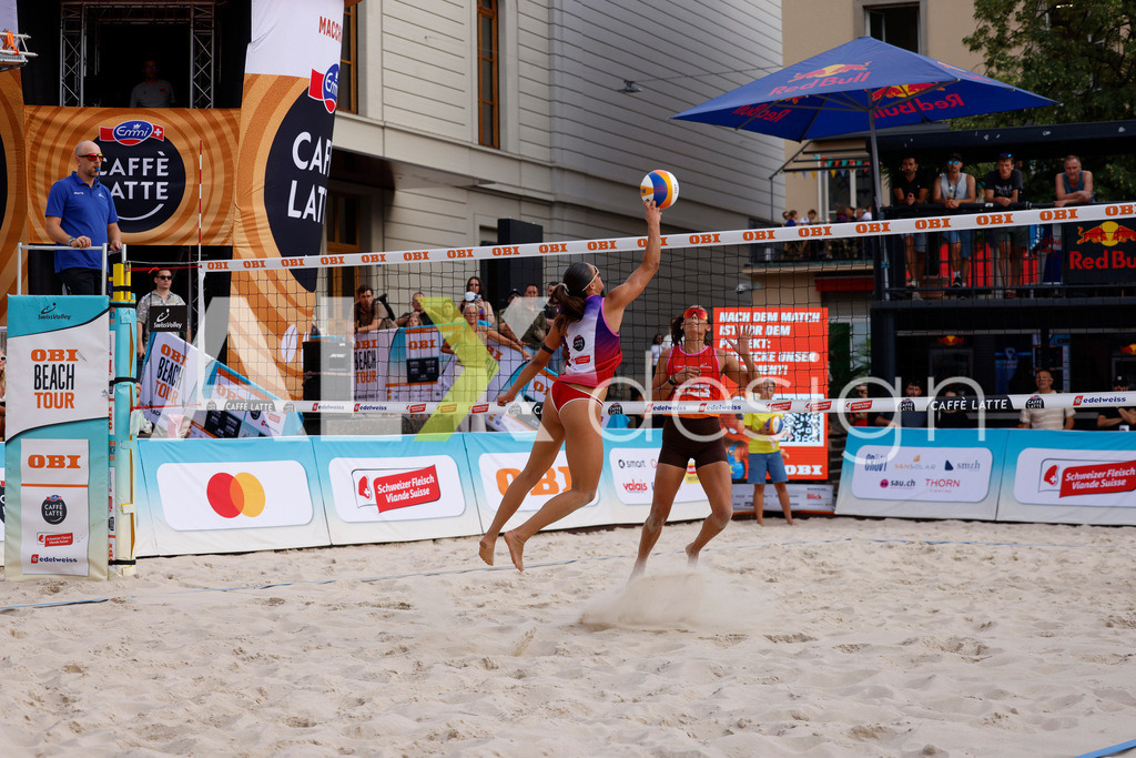 Obi BeachTour 2026 - Basel | BASEL, SWITZERLAND - JULY 18: ZOÉ FLÜCKIGER (SUI) during the Obi BeachTour 2026 match between ZOBRIST / LUTZ (SUI) and FLÜCKIGER / DEMIERRE (SUI) at Barfüsserplatz on July 18, 2026 in Basel, Switzerland. - Realisiert mit Pictrs.com