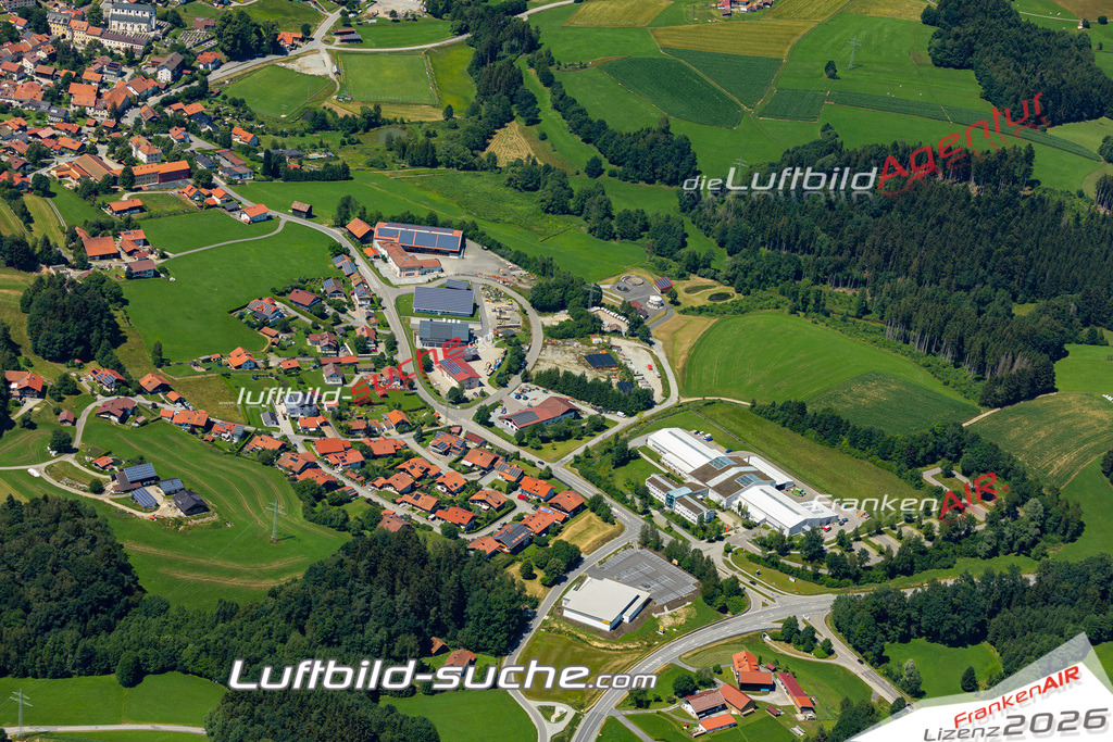 Aktuelles Luftbild von Weihmannsried Gotteszell - Die Luftaufnahme wurde 2022 mittels UL-Flugzeug erstellt ( keine Drohne ) - hochauflösende Kamera-Systeme von  Canon -Beste Qualität - Für grossformatige Ausdrucke geeignet. Die Geschenkidee !