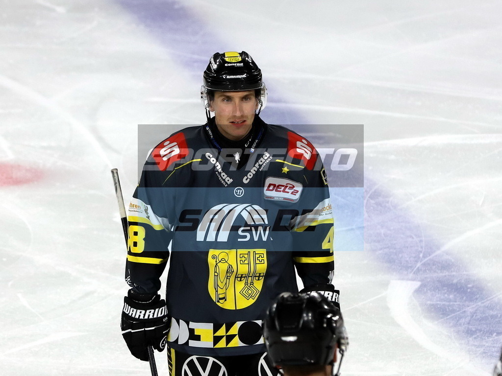 Maximilian Adam - KEV | Maximilian Adam - KEV - Realisiert mit Pictrs.com