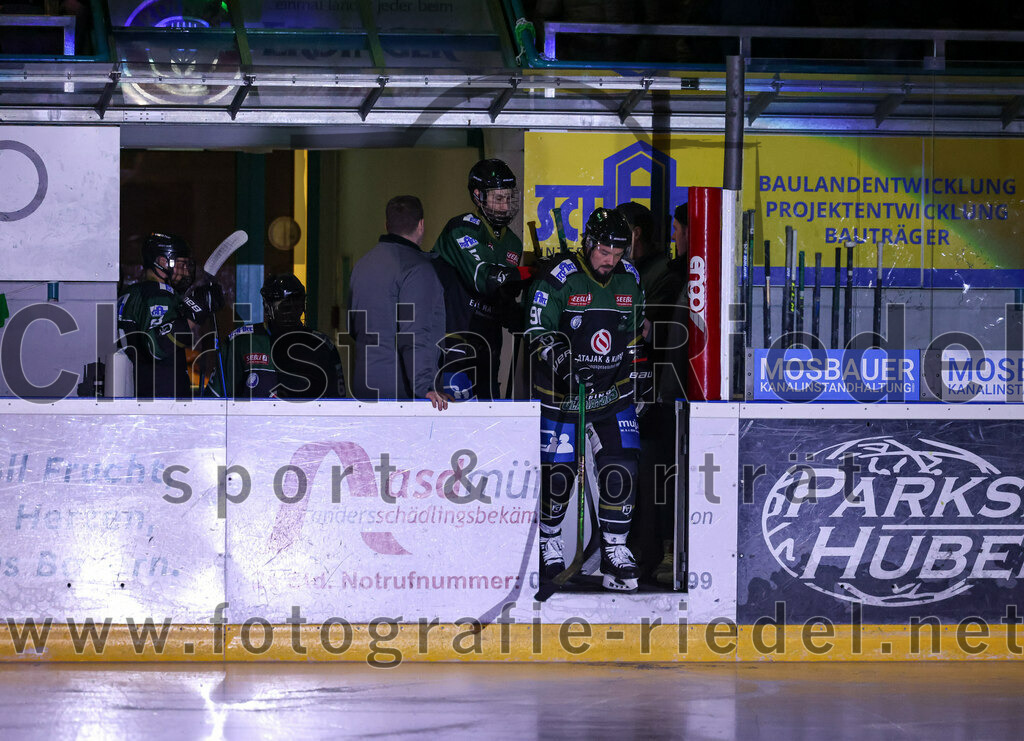 2022-12-09_008_TSV_Erding_gegen_EHC_Waldkraiburg | Erding, Deutschland, 09.12.2022:
Eishockey, Bayernliga 2022 / 2023, 19. Spieltag, TSV Erding gegen EHC Waldkraiburg, Endergebnis: 9:2

Rudolf Lorenz (Erding Gladiators, #91)

Foto: Christian Riedel / fotografie-riedel.net