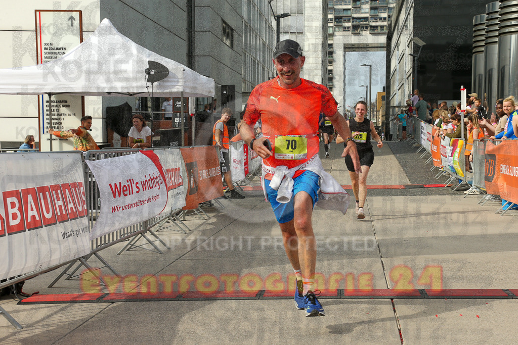 250920_1527_EX1_9462 | Sportfotografie im Rhein-Sieg Kreis, Köln, Bonn, NRW, Rheinland Pfalz, Hessen, etc. Unser Tätigkeitsfeld umfasst den Laufsport vom Volkslauf über den Marathon, Duathlon, Triathon bis zum Ultralauf wie Kölnpfad Ultra oder Schindertrail.