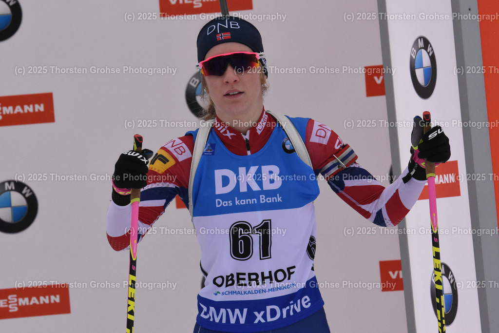 IBU WC Biathlon Oberhof 2018 | KALKENBERG Emilie (NOR) beim Start; IBU WC Biathlon Oberhof 2018, 7.5 km Sprint Frauen am 04.01.2018 in der DKB Ski Arena in Oberhof, (Deutschland) - Realisiert mit Pictrs.com