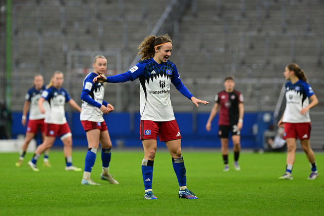 Fußball I Frauen I Saison 2025-2026 I Bundesliga I 10. Spieltag I Hamburger SV - 1. FC Nürnberg I 45393 | Melanie Brunnthaler (11, Hamburger SV) - Realisiert mit Pictrs.com