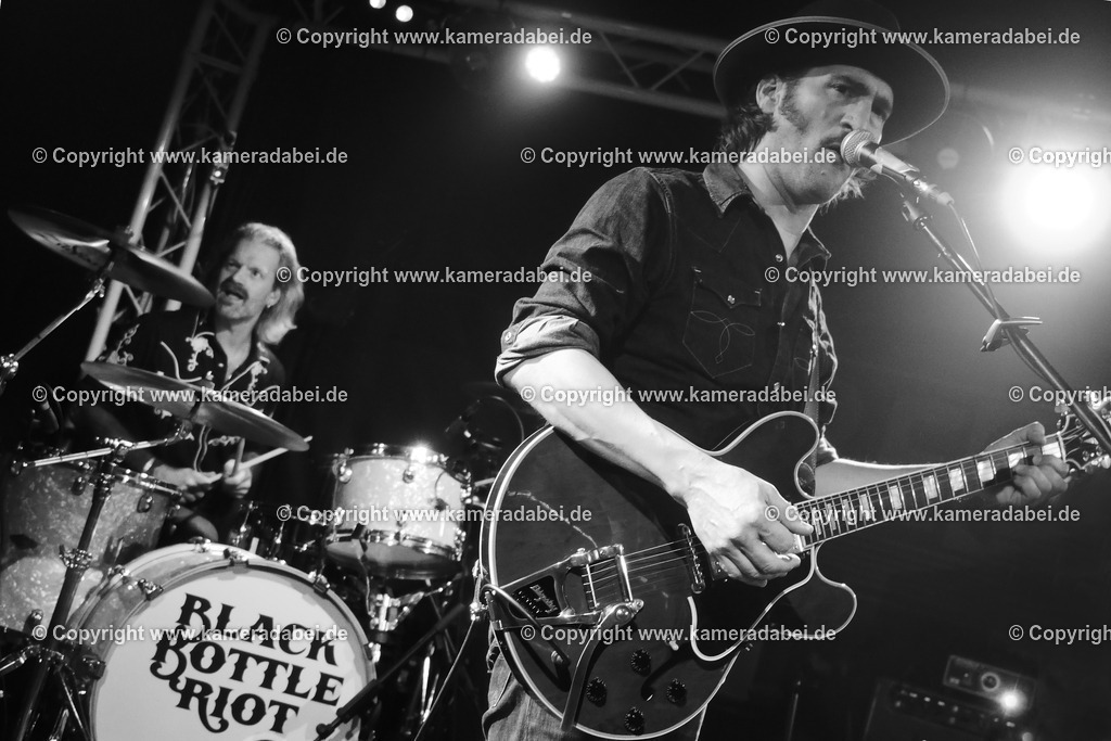 Konzert : Black Bottle Riot am 14.11.2025 im Rare Guitar in Münster | Konzert : Black Bottle Riot am 14.11.2025 im Rare Guitar in Münster - Realisiert mit Pictrs.com