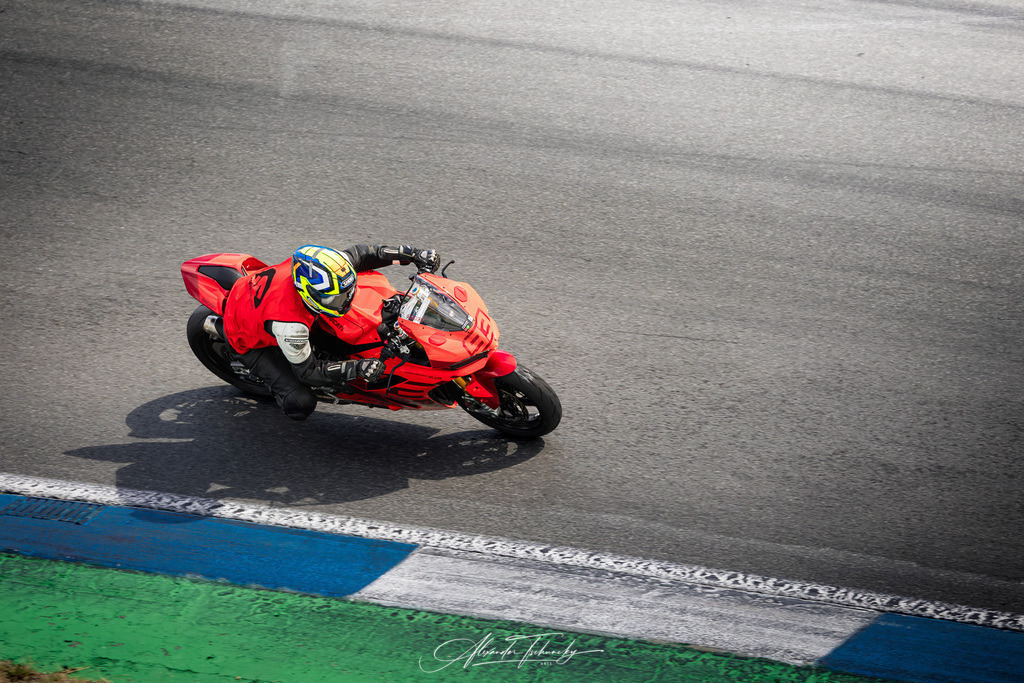 Ducati Trackday Hockenheimring 2026 | Entdecken Sie die faszinierende Welt von Alexander Tschuncky Arts: Kreative Fotografie, atemberaubende Automobilkunst und hochwertiger Bilderdruck. Lassen Sie sich inspirieren! - Realisiert mit Pictrs.com