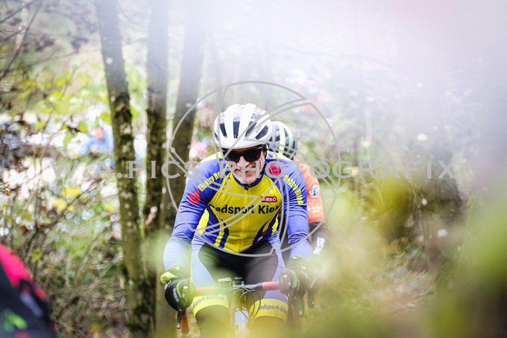 ..... | AUSTRIA, 24.11.24, 3.Radquerfeldein GP um das Sportzentrum Gunskirchen Image shows: Photo: Wapics / Andreas Willdoner