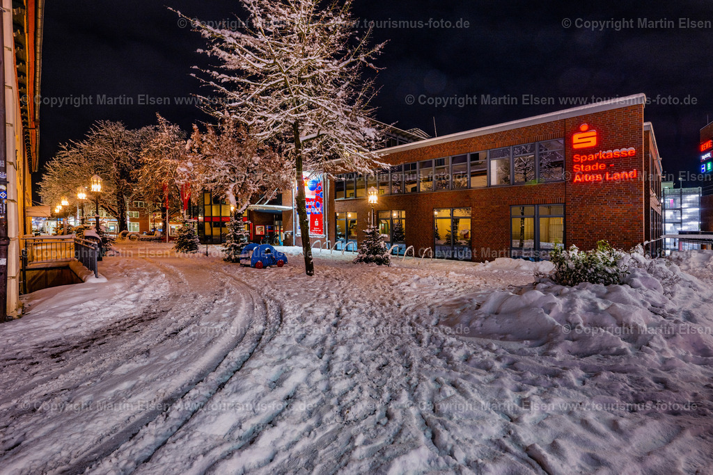 Stade Pferdemarkt Sparkasse Altstadt Winter Schnee_ELS_2574030126 | Fotos aus den Touristenorten aus Norddeutschland. - Realisiert mit Pictrs.com