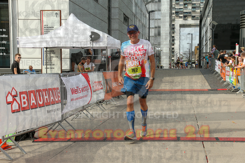 250920_1524_EX1_9324 | Sportfotografie im Rhein-Sieg Kreis, Köln, Bonn, NRW, Rheinland Pfalz, Hessen, etc. Unser Tätigkeitsfeld umfasst den Laufsport vom Volkslauf über den Marathon, Duathlon, Triathon bis zum Ultralauf wie Kölnpfad Ultra oder Schindertrail.