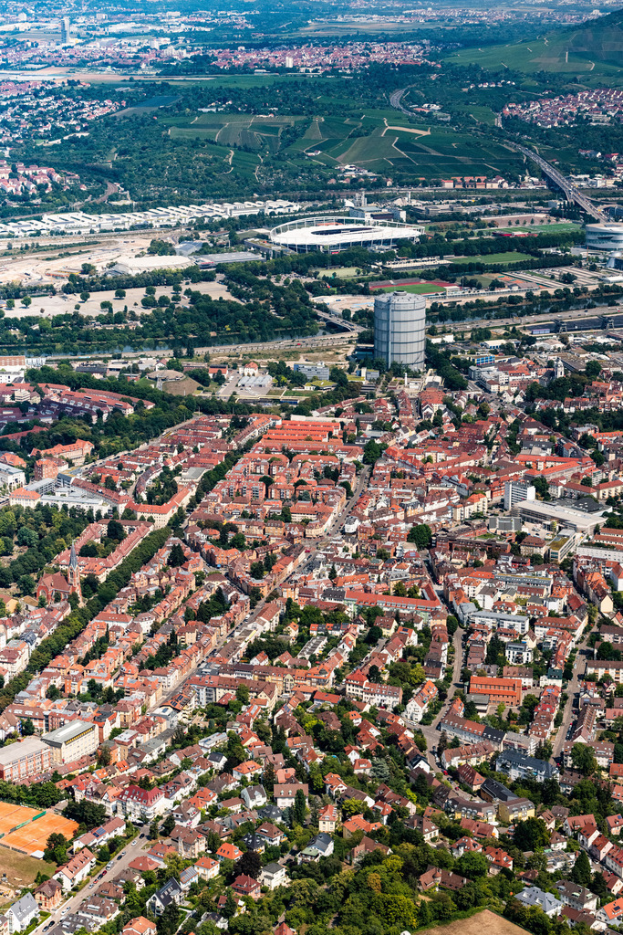 dr__0015849.jpg | STUTTGART 03.08.2018 Innenstadtbereich Ostheim und Wasen im Stadtgebiet in Stuttgart im Bundesland Baden-Württemberg, Deutschland. // District Ostheim and Wasen in the city in Stuttgart in the state Baden-Wurttemberg, Germany. Foto: Daniel Reiter