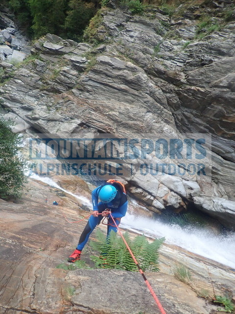P8010178 | Bestelle die Bilder deines Berg- oder Wasser-Abenteuers mit Mountain Sports bequem von zu Hause aus direkt über unseren Online Fotoshop von pictrs.com. - Realisiert mit Pictrs.com