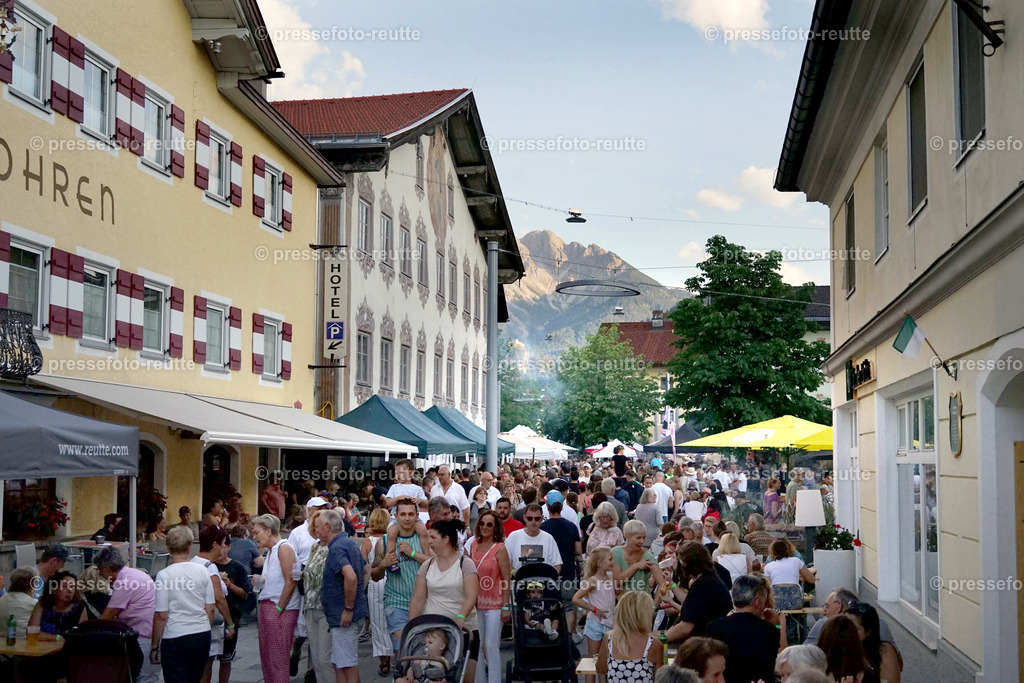 news-2023-Juli15-Marktfest_Reutte1-DSC06079 | Info aus dem Bezirk Reutte/Ausserfern Tirol sowie eine umfangreiche Bilddatenbank über die gesamte Region: Lechtal, Talkessel Reutte, Tannheimertal, Zwischentoren. Lech, Plansee, Zugspitze, Grenztunnel, B179, Fernpassstraße, Verkehr, Lawinen, Tradition, - Realisiert mit Pictrs.com