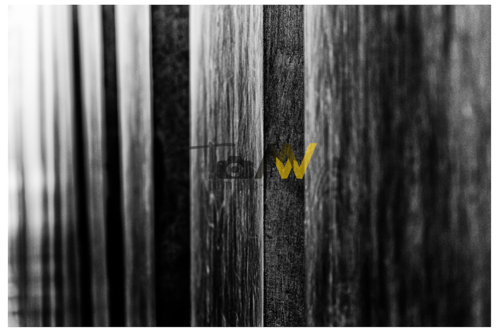 Klassisches Schwarzweiß Bild des Judendenkmals------Berlin | Detail Aufnahme des Holocaust-Mahnmal in Berlin. In einer erinnerungswürdigem schwarzweiß Aufnahme - Realisiert mit Pictrs.com