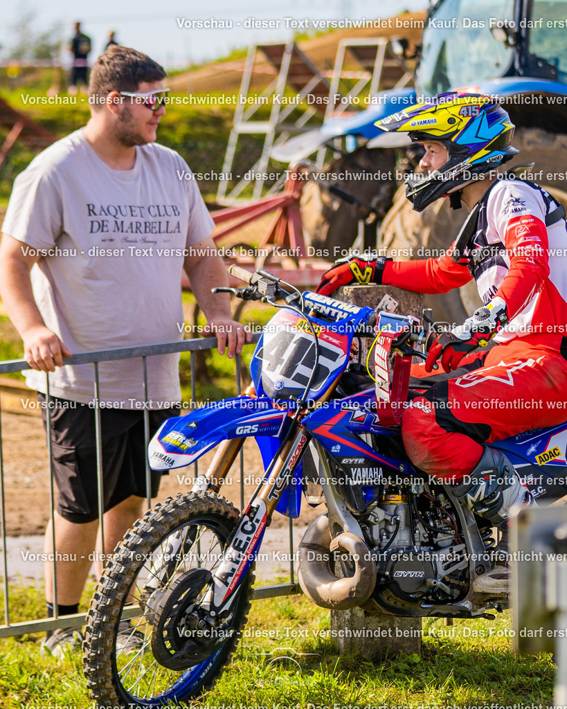 09_21_LM_Schenkenhorst-8212 | Sportfotografin aus Berlin-Brandenburg mit Fokus auf Motocross. Ich halte deine sportliche Leistung und echte Emotionen auf und neben der Strecke professionell fest. Entdecke die Fotos von deinem Rennen und bestelle sie direkt hier im Shop.