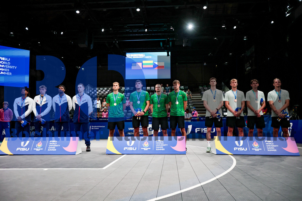 SES_RRG3x320250720-306 | bond - Realisiert mit Pictrs.com