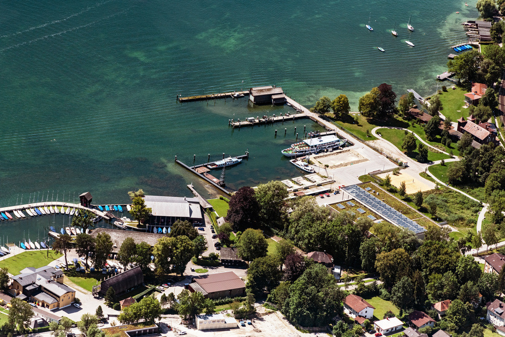 dr__0031649.jpg | STARNBERG 09.08.2019 Verwaltungsgebäude des Unternehmens der Bayerischen Seenschifffahrt am Ufer des Starnberger Sees in Starnberg im Bundesland Bayern, Deutschland. // Administration building of the company of Bayerischen Seenschifffahrt on Ufer of Starnberger Sees in Starnberg in the state Bavaria, Germany. Foto: Daniel Reiter