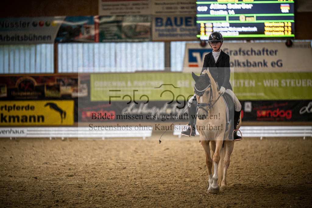 DOS_2769 | Entdecke hochwertige Reitturnierfotos von Foto Oger. Professionell, emotional und authentisch – jetzt Lieblingsmomente im Shop bestellen.Deutschlandweite Turnierfotografie. - Realisiert mit Pictrs.com