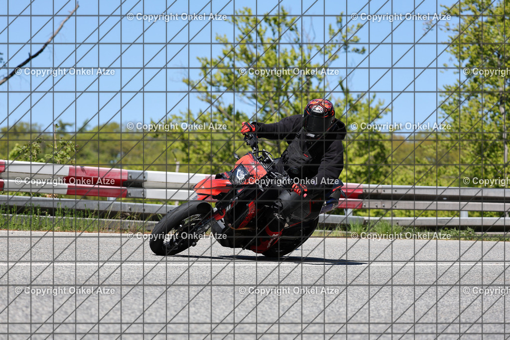 IMG_9653 | Fotograf am Kyffhäuser. Onkel Atze. Kyffhäuser Rennstrecke. Café36. Motorsportfotografie. - Realisiert mit Pictrs.com