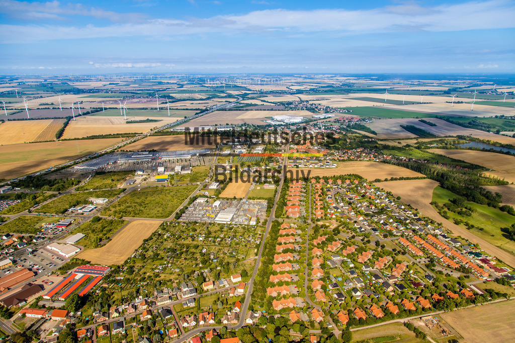 Hohenwarsleben_und_Elbepark | Die schönsten Luftbilder von Sachen-Anhalt & Mitteldeutschland als Bilddatenbank zur kommerziellen Nutzung. Nutzen Sie unsere Erfahrung seit 2005 in der Luftbildfotografie. - Realisiert mit Pictrs.com