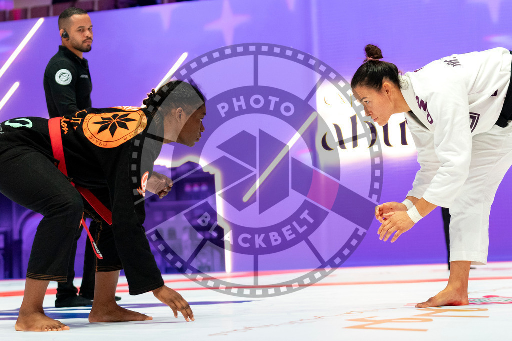 20231109PBB4294 | Fighters compete during the AJP World Professional Championship in the Mubadala Arena in Abu Dhabi, Arab United Emirates, on November 9, 2023.