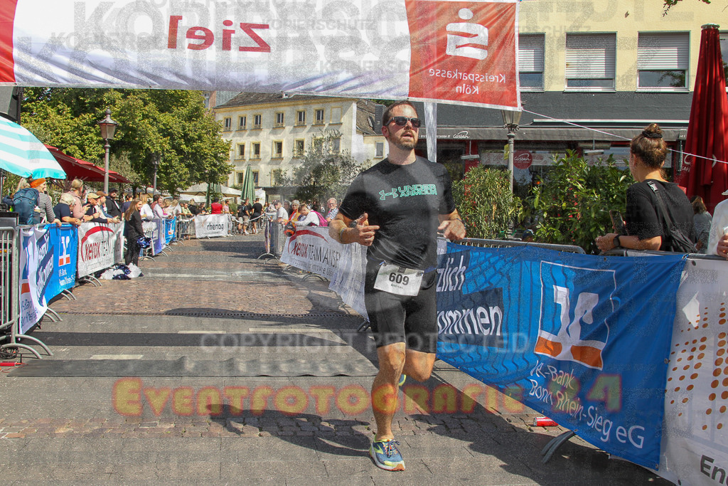 250824_1437_EV4_2001 | Sportfotografie im Rhein-Sieg Kreis, Köln, Bonn, NRW, Rheinland Pfalz, Hessen, etc. Unser Tätigkeitsfeld umfasst den Laufsport vom Volkslauf über den Marathon, Duathlon, Triathon bis zum Ultralauf wie Kölnpfad Ultra oder Schindertrail.