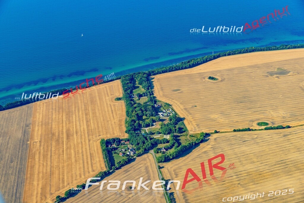 Luftaufnahme Varnkevitz Campingplatz Putgarten - Die Luftaufnahme wurde 2025 vom UL-Flugzeug heraus erstellt ( ohne Drohne ) - Hochauflösende Luftaufnahme - für professionelle Ausdrucke geeignet. Die Geschenkidee !Mit Lizenz und Bildrechte bestellbar