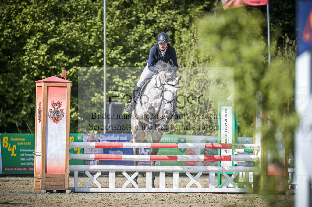 DOS_8304 | Entdecke hochwertige Reitturnierfotos von Foto Oger. Professionell, emotional und authentisch – jetzt Lieblingsmomente im Shop bestellen. - Realisiert mit Pictrs.com