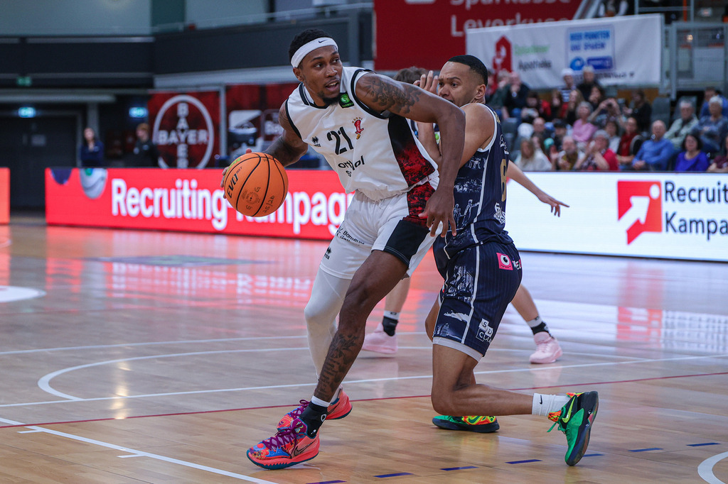 Pro A BAYER GIANTS vs Eisbären Bremerhaven-16 | Fotos von Basketballspielen aus dem Raum NRW fotografiert von Gero Mueller-Laschet und Daniel Schaefer - Realisiert mit Pictrs.com