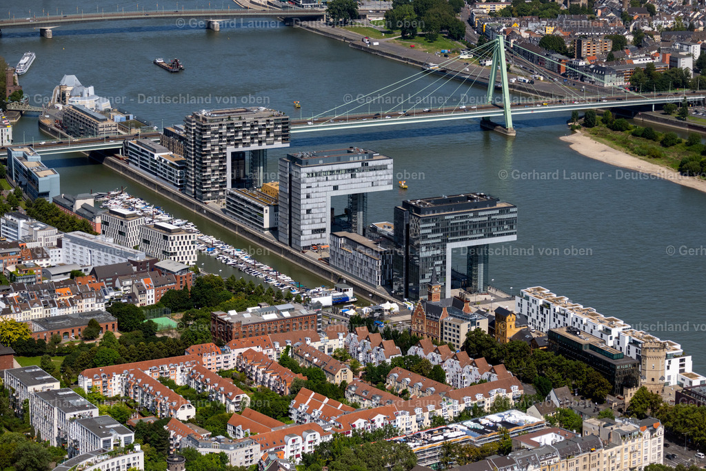 4048518 | Der Rheinauhafen ist eine ehemalige Hafenanlage in der Kölner Altstadt-Süd, die heute als Wohn-, Büro-, Dienstleistungs- und Gewerbegebiet genutzt wird.