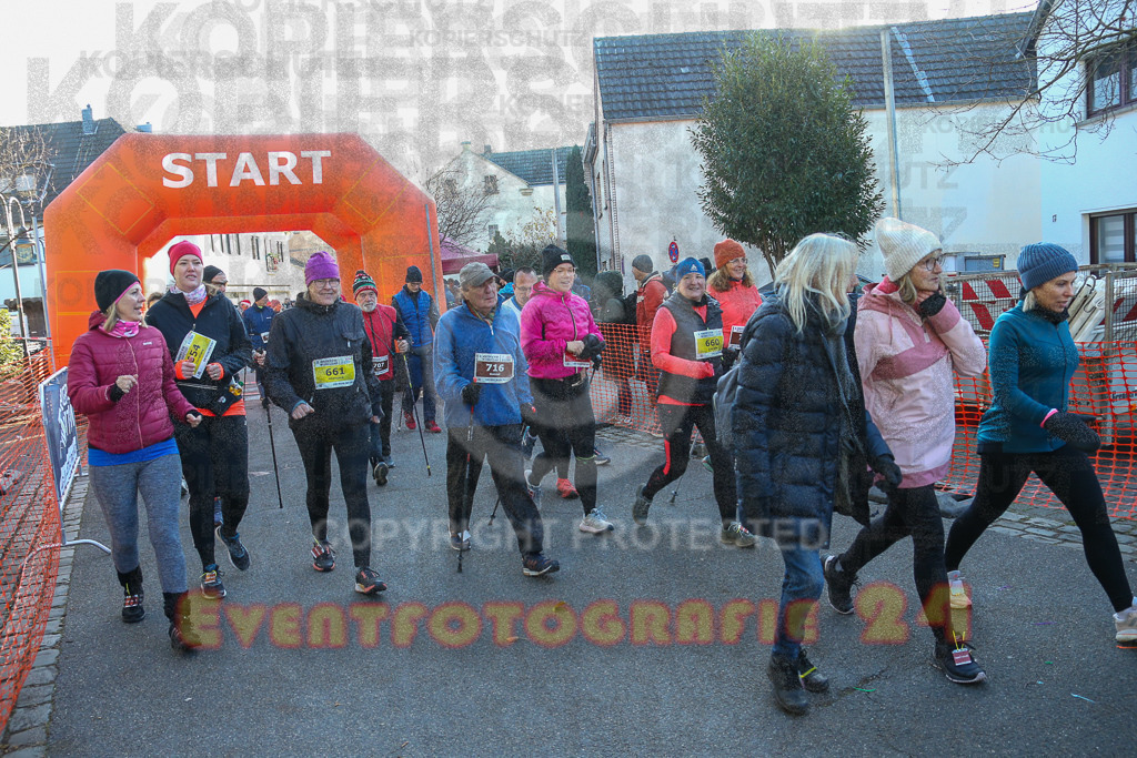241201_1033_EX1_8264 | Sportfotografie im Rhein-Sieg Kreis, Köln, Bonn, NRW, Rheinland Pfalz, Hessen, etc. Unser Tätigkeitsfeld umfasst den Laufsport vom Volkslauf über den Marathon, Duathlon, Triathon bis zum Ultralauf wie Kölnpfad Ultra oder Schindertrail.