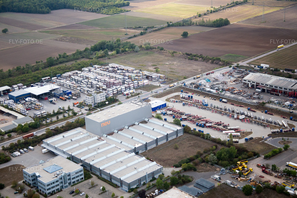 Luftbild: Worms, Industriegebiet Im Langgewan, Spedition Kube & Kubenz in Worms im Bundesland Rheinland-Pfalz in Deutschland. Foto: IMG_084301.jpg vom 02.09.2015 durch Werner Riehm/FLY-FOTO.de