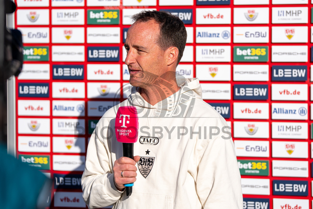 VfB Stuttgart II vs. SSV Ulm 1846 Fussball, Fussball, 3. Liga, 32. Spieltag, 08.04.2026 | Nico Willig (Trainer VfB Stuttgart II) vor der Partie im Interview,VfB Stuttgart II vs. SSV Ulm 1846 Fussball, Fussball, 3. Liga, 32. Spieltag, 08.04.2026DFB regulations prohibit any use of photographs as image sequences and/or quasi-video