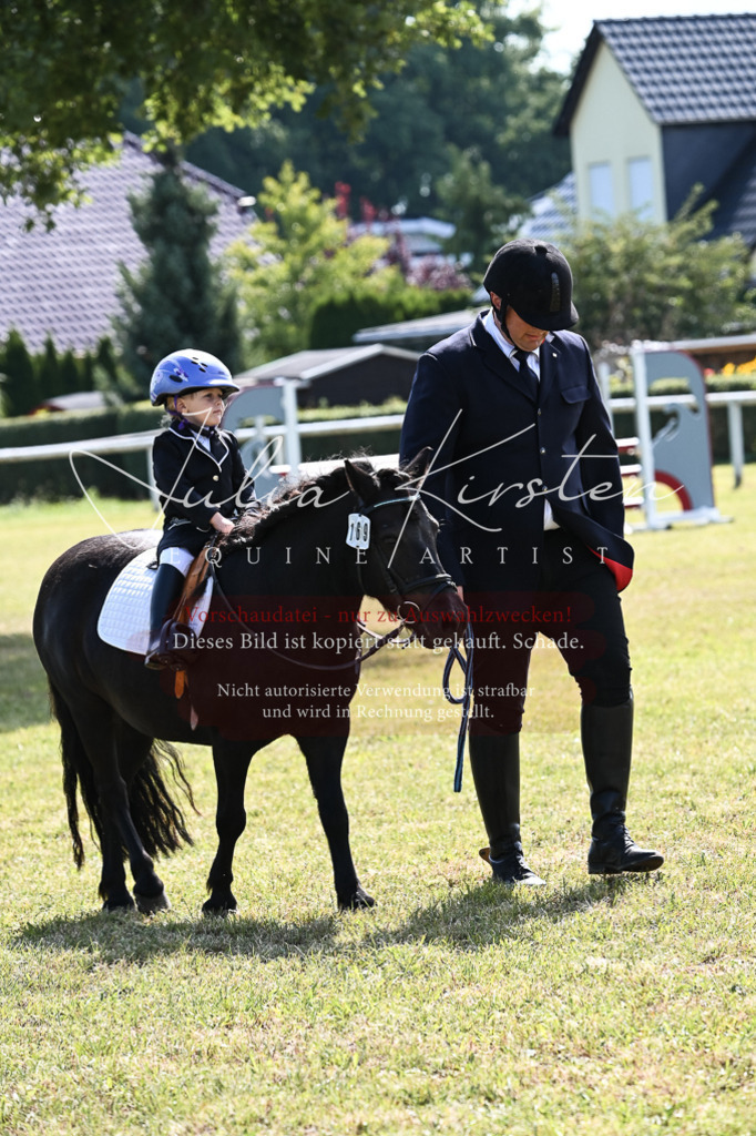 DSC_6851 | Pferde- und Turnierfotografie in Westsachsen. Pferdeportraits, Auftragszeichnungen und intuitive Kunst.