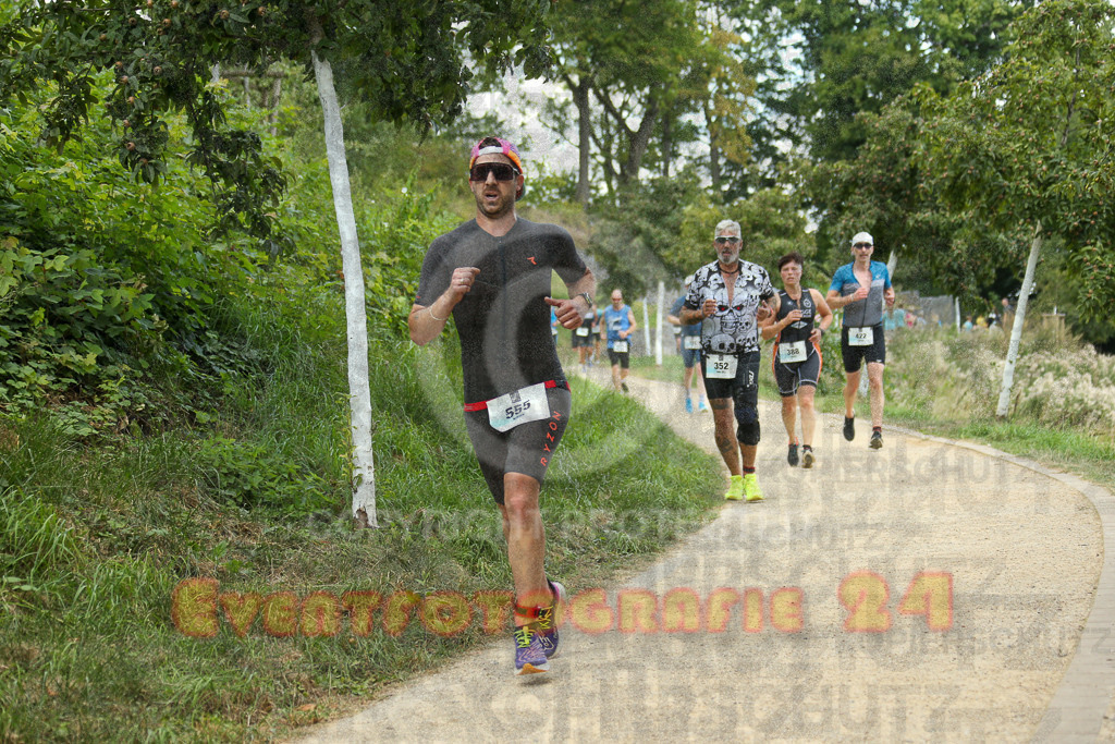 250824_1352_EX1_4080 | Sportfotografie im Rhein-Sieg Kreis, Köln, Bonn, NRW, Rheinland Pfalz, Hessen, etc. Unser Tätigkeitsfeld umfasst den Laufsport vom Volkslauf über den Marathon, Duathlon, Triathon bis zum Ultralauf wie Kölnpfad Ultra oder Schindertrail.