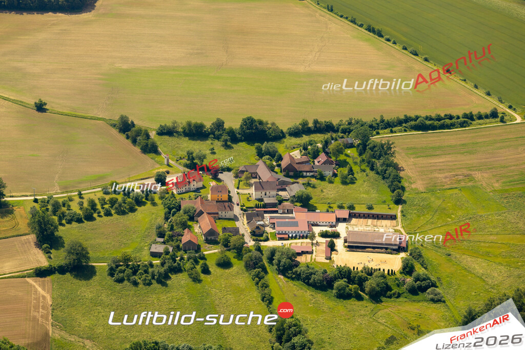 Das Luftbild zeigt : Sollnes Vilseck - Die Luftaufnahme wurde 2024 vom UL-Flugzeug aus erstellt ( keine Drohne ) - Hochauflösende Luftaufnahme - Für grossformatige Ausdrucke geeignet. Die Geschenkidee !Mit Lizenz und Bildrechte bestellbar