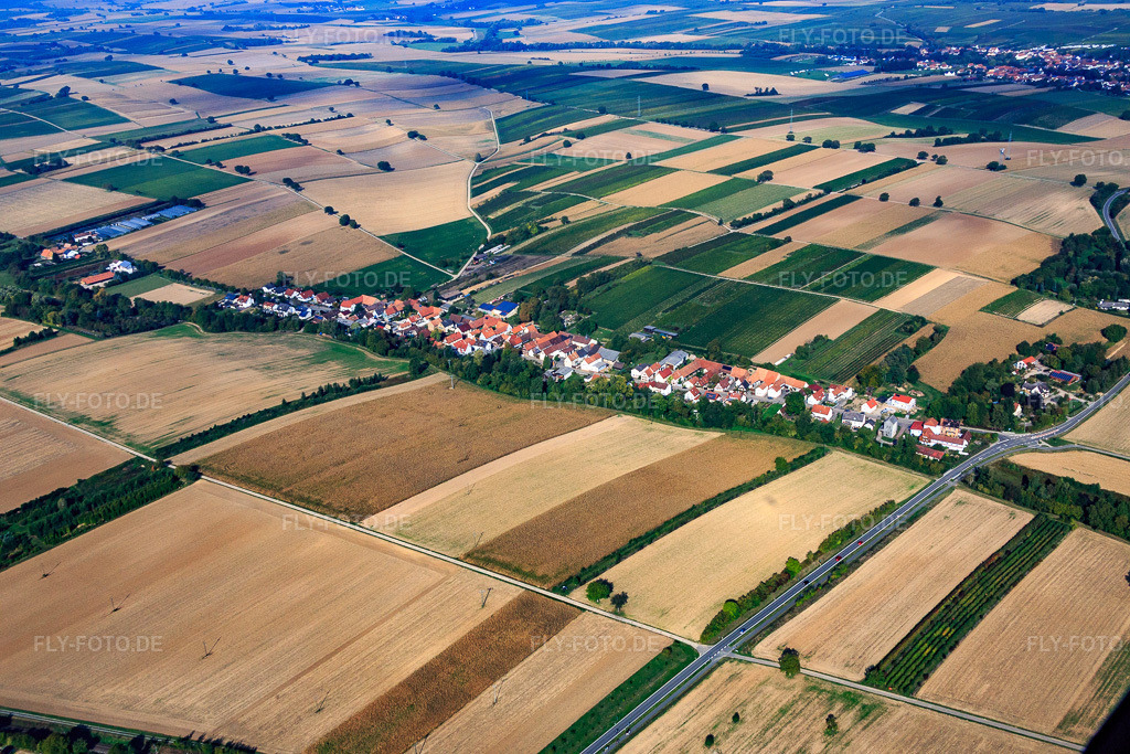 Luftbild: Dorfübersicht aus Südosten in Vollmersweiler im Bundesland Rheinland-Pfalz in Deutschland. Foto: IMG_084524.jpg vom 03.10.2015 durch Werner Riehm/FLY-FOTO.de