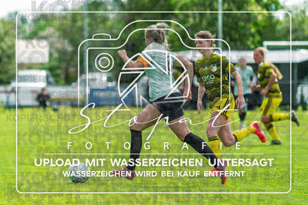 Kreisliga Damen HK/CE - Kickers Wolthausen vs. SG Fulde | Malina von Elmendorf (Kickers Wolthausen #8); Kreisliga Damen HK/CE - Kickers Wolthausen vs. SG Fulde am 17.05.26 in Sportplatz Wolthausen, Wolthausen - Realisiert mit Pictrs.com