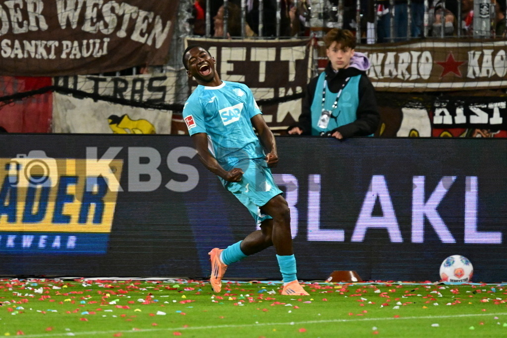 KBS Picture_FCStPauli-Hoffenheim_012 | Hoffenheim Torjubel zum 1:9 Torschuetze ist Toure Bazoumana (TSG Hoffenheim) ,Sportplatz :  Millerntor Stadion, - Realisiert mit Pictrs.com