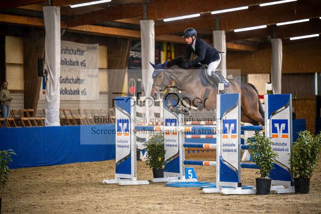 DOS_3246 | Entdecke hochwertige Reitturnierfotos von Foto Oger. Professionell, emotional und authentisch – jetzt Lieblingsmomente im Shop bestellen.Deutschlandweite Turnierfotografie. - Realisiert mit Pictrs.com