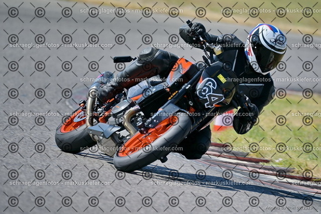 25bt04-0283 | markuskiefer.com - Realisiert mit Pictrs.com