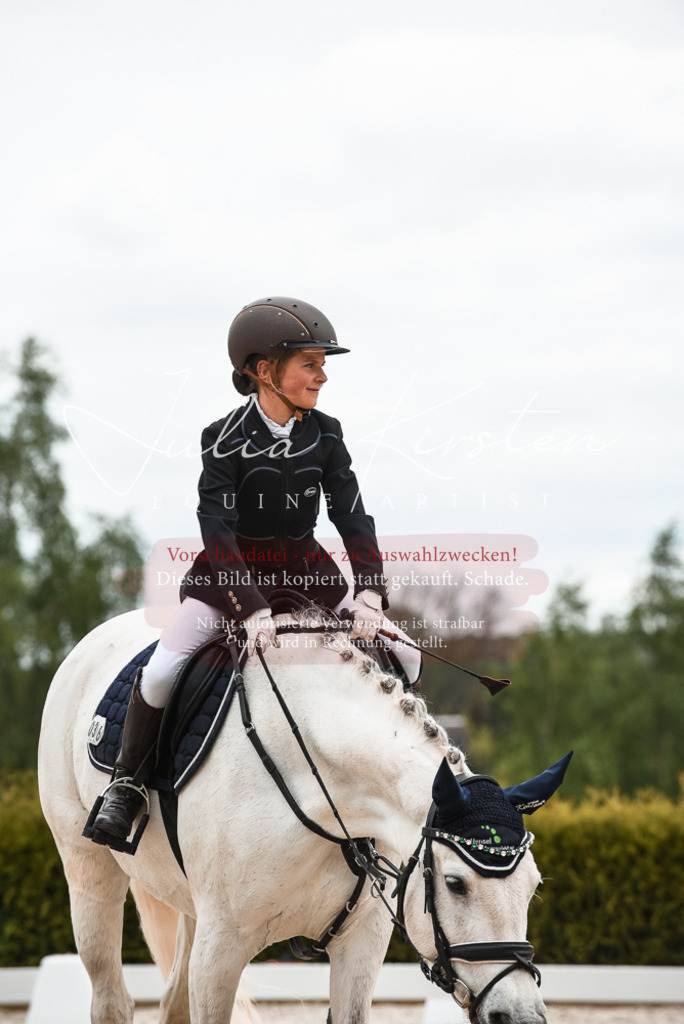 20230518_JK-Röhrsdorf-10-528 | Pferde- und Turnierfotografie in Westsachsen. Pferdeportraits, Auftragszeichnungen und intuitive Kunst.