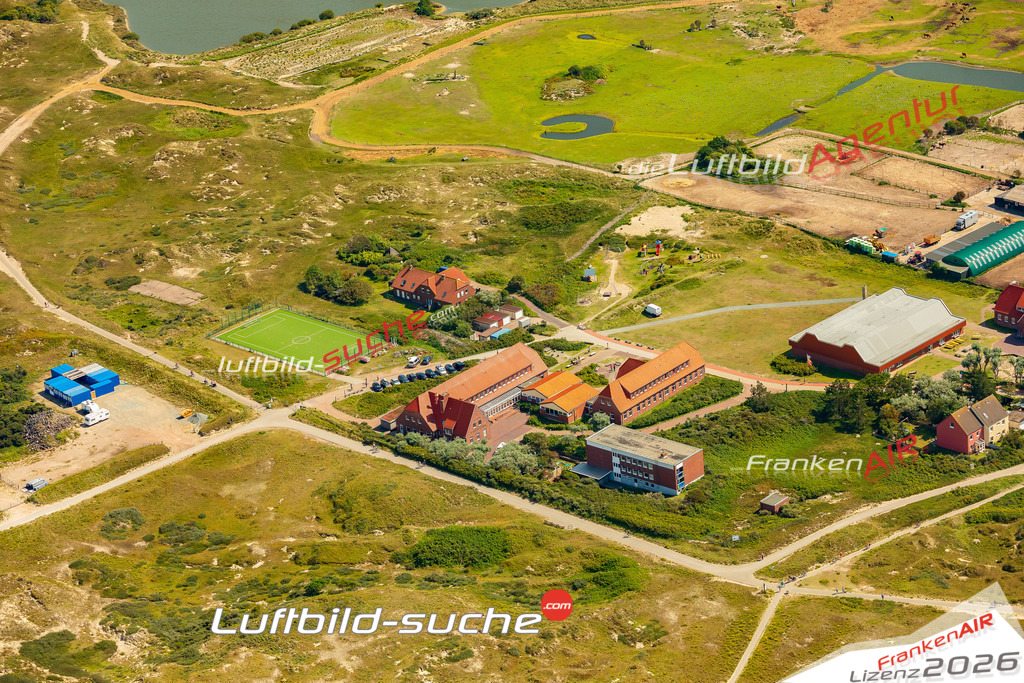 Stadt Norderney von Oben- Die Luftaufnahme wurde 2025 vom UL-Flugzeug heraus erstellt ( keine Drohnenaufnahme ) - Hochauflösende Luftaufnahme - für Wandbilder und großformatige Ausdrucke geeignet. Das besondere Geschenk!Hier alle&nbsp;Infos zur Lizenzierung der LuftaufnahmeWir fliegen auch dieses Jahr wieder in Ihre Region um Luftbilder zu erstellen.- Luftbild anfragen