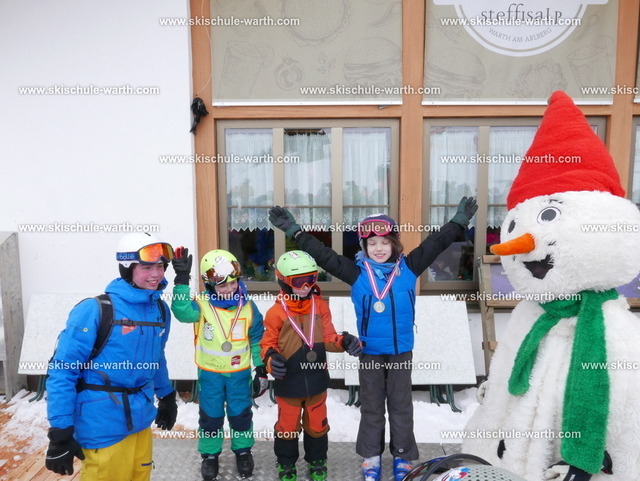 Gruppe Lars (2) | Photos von der Skischule Warth - Realisiert mit Pictrs.com