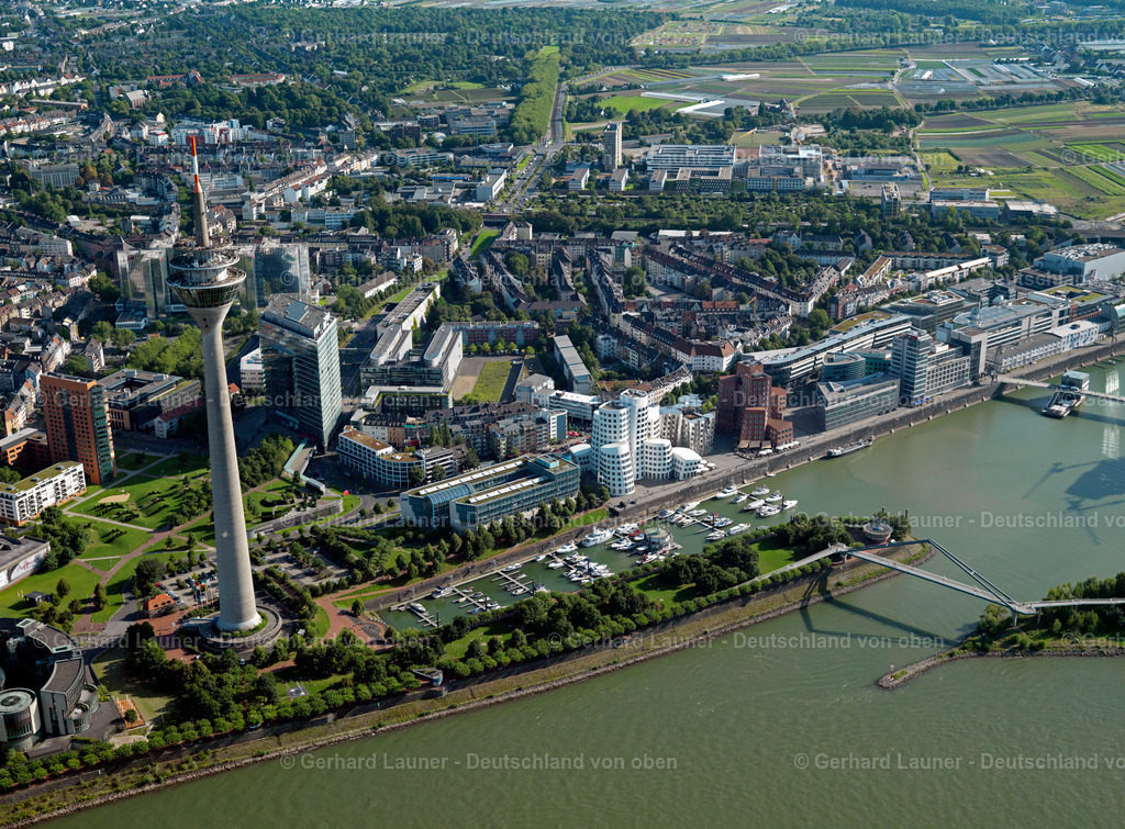 2995084 | Düsseldorf-Hafen, Medienhafen Düsseldorf, ist ein Stadtteil der durch Industrie, Logistik, Gewerbe und Büronutzung geprägt ist