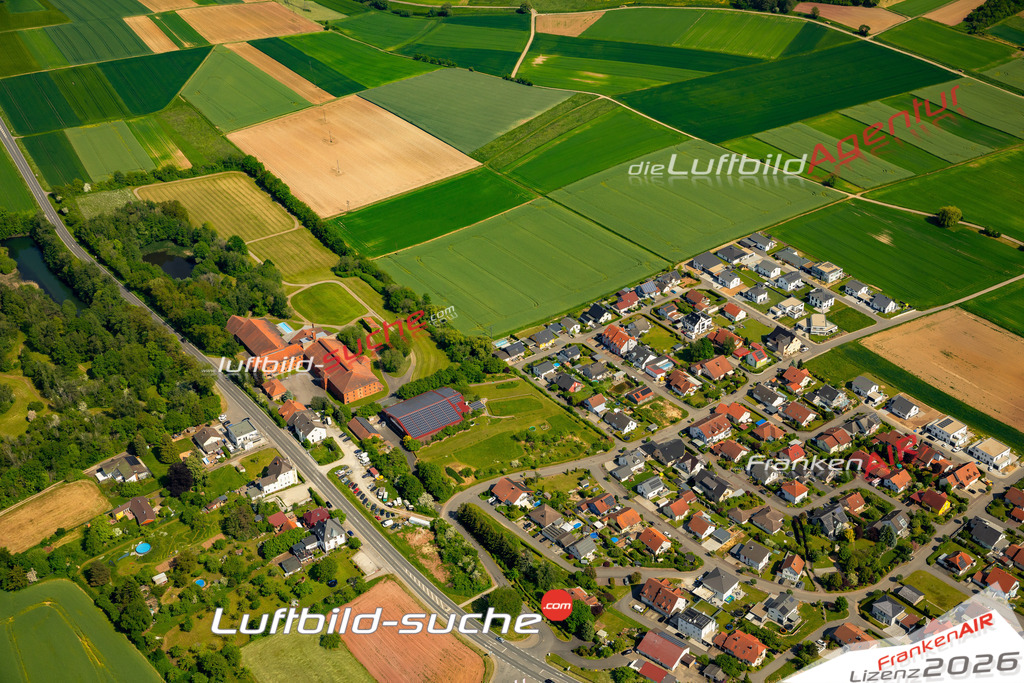 Das Luftbild zeigt Baugebiet Höpfingen - Die Luftaufnahme wurde 2023 vom UL-Flugzeug aus erstellt ( keine Drohne ) - Hochauflösende Luftaufnahme - Für grossformatige Ausdrucke geeignet. Die Geschenkidee !Mit Lizenz und Bildrechte bestellbar