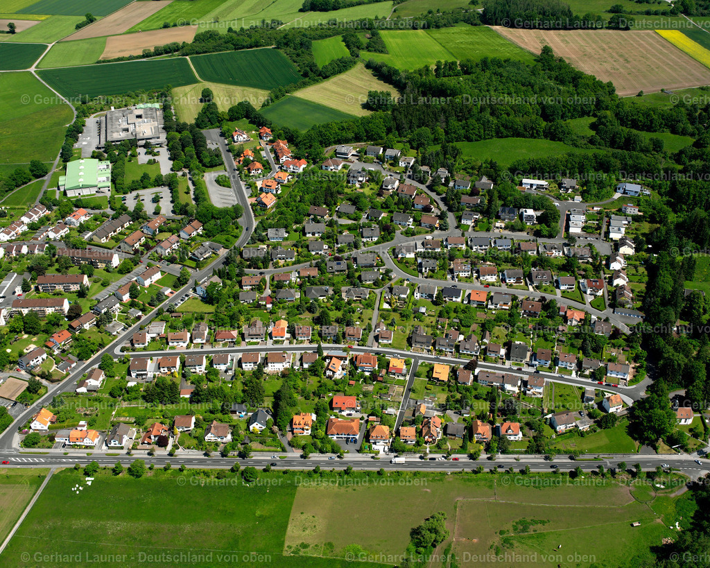 2615764 | BLITZENROD 09.06.2006 Wohngebiet einer Einfamilienhaus- Siedlung  in Blitzenrod im Bundesland Hessen, Deutschland // Single-family residential area of settlement  in Blitzenrod in the state Hesse, Germany Foto: Gerhard Launer