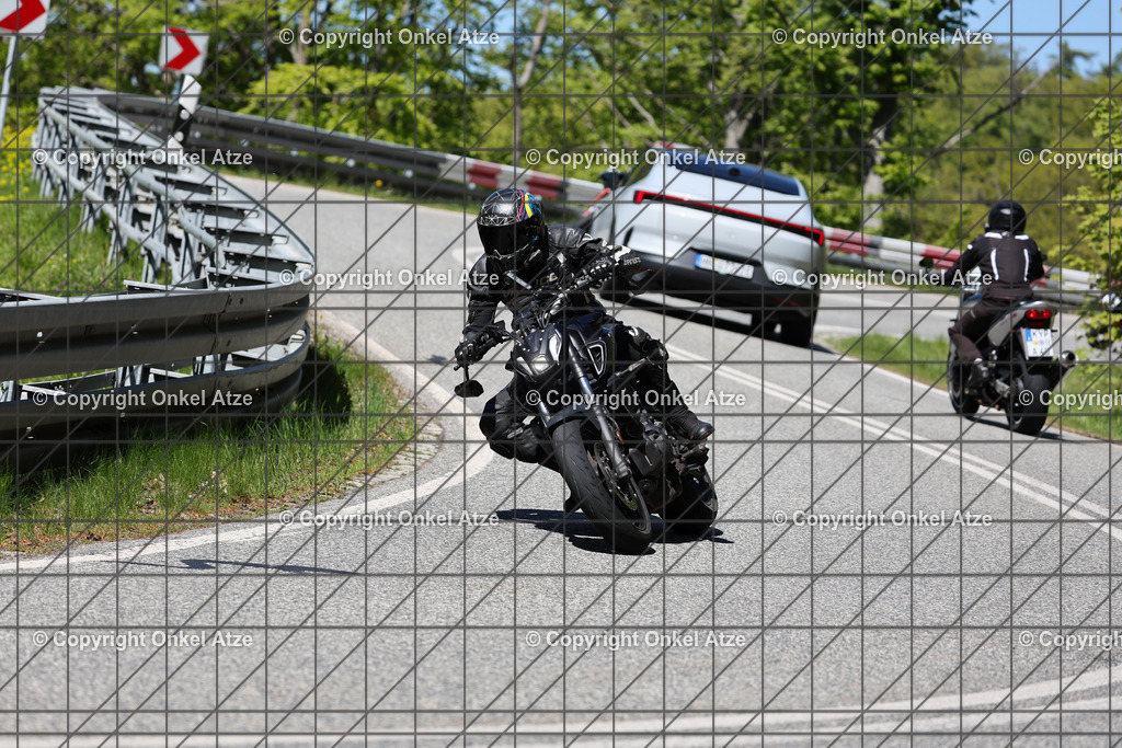 IMG_9607 | Fotograf am Kyffhäuser. Onkel Atze. Kyffhäuser Rennstrecke. Café36. Motorsportfotografie. - Realisiert mit Pictrs.com