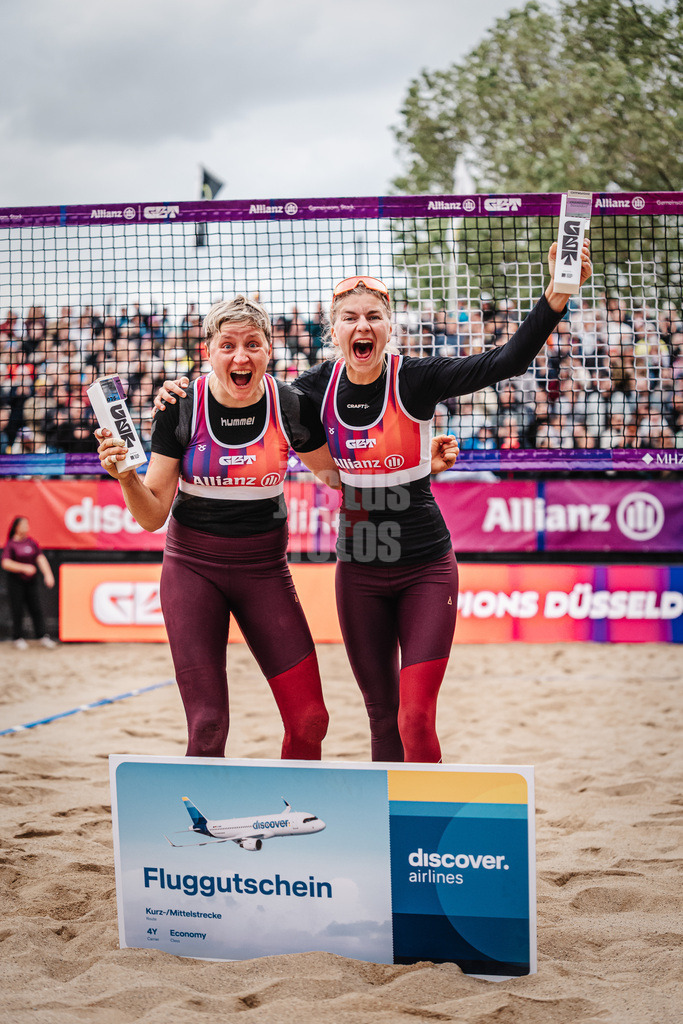 Beachvolleyball | Frauen | Allianz German Beach Tour 2026 | Tourstop Düsseldorf | 17.05.2026 | v.l. Melanie Gernert und Nele Barber gewinnen das Turnier in Düsseldorf