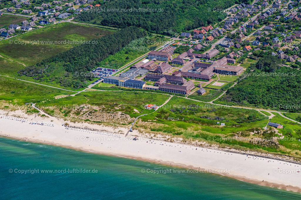 Sylt_Westerland_Asklepios_Nordseeklinik_Westerland_ELS_4536130625 | SYLT 13.08.2025 Klinikgelände des Krankenhauses " Asklepios Nordseeklinik " in Westerland (Sylt) auf der Insel Sylt im Bundesland Schleswig-Holstein, Deutschland. Weiterführende Informationen bei: Asklepios Kliniken Verwaltungsgesellschaft mbH. // Hospital grounds of the Clinic " Asklepios Nordseeklinik " in Westerland (Sylt) at the island Sylt in the state Schleswig-Holstein, Germany. Further information at: Asklepios Kliniken Verwaltungsgesellschaft mbH. Foto: Martin Elsen