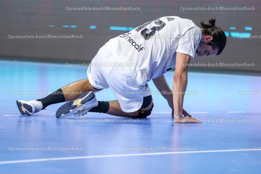 KoeEHF14062501049 | 14.06.2025, Handball, Halbfinale TruckScout24 EHF FINAL4, LANXESS arena Köln, Füchse Berlin - HBC Nantes: Julien Bos (HBC Nantes FRA #13) liegt enttäuscht auf dem Boden Enttäuschung 